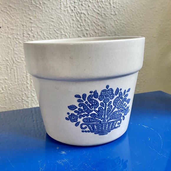 Vintage Pfaltzgraff Yorktowne Stoneware Planter - Picture 2 of 7